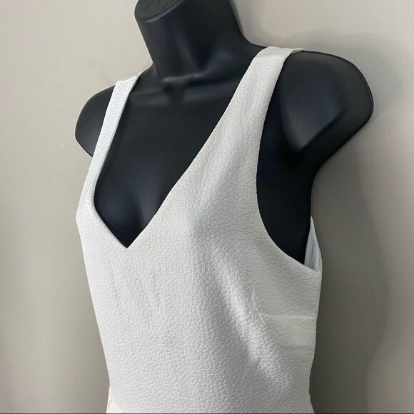 Everly V Neck Ivory Flowy Midi Dress - Picture 7 of 10